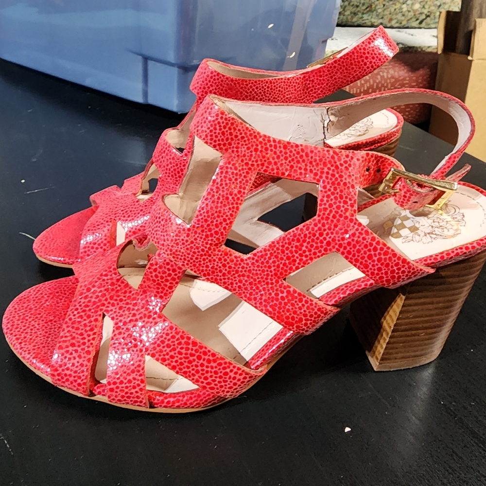 inventory reduction 30% off bundles Vince Camuto leather sandals size 6